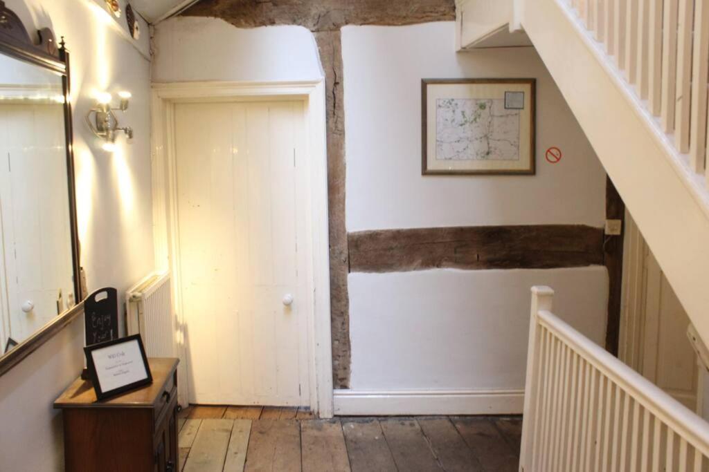 Medieval Roots And Harry Potter Townhouse - Hiking Near Ludlow レオミンスター エクステリア 写真