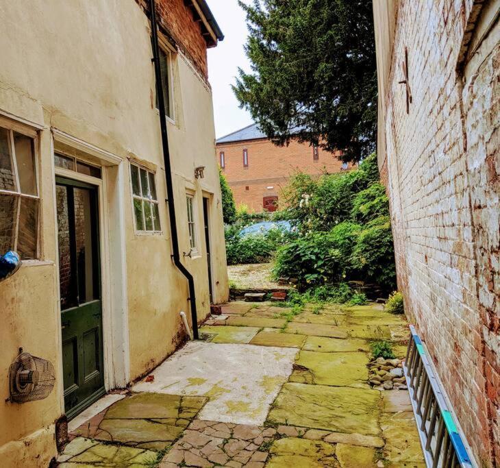 Medieval Roots And Harry Potter Townhouse - Hiking Near Ludlow レオミンスター エクステリア 写真