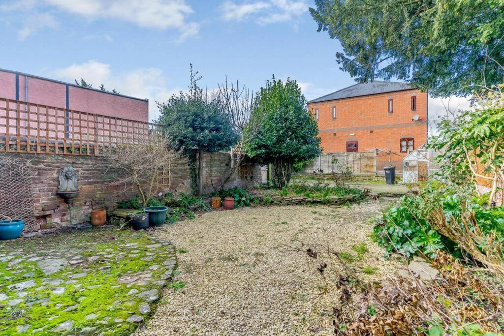 Medieval Roots And Harry Potter Townhouse - Hiking Near Ludlow レオミンスター エクステリア 写真
